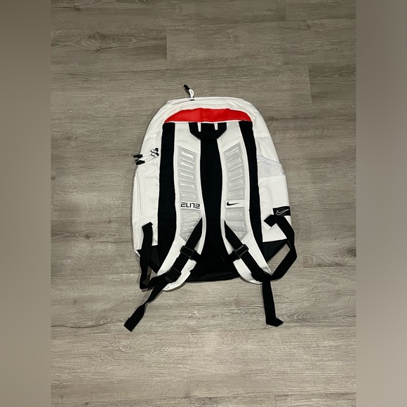 Nike elite backpack NWOT - Picture 2 of 3